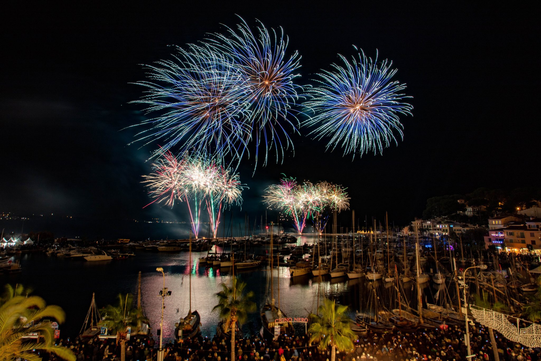 Somptueux Feu D Artifice Mairie De Sanary Sur Mer