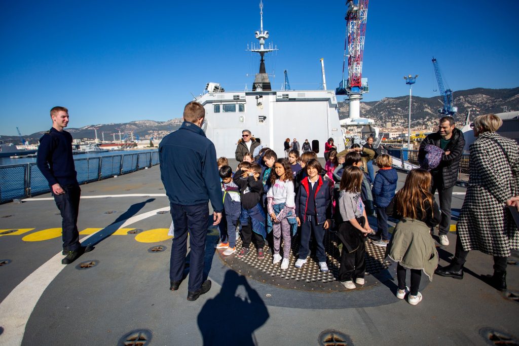 Les enfants de l'école Cousteau ont visité la Frégate Courbet