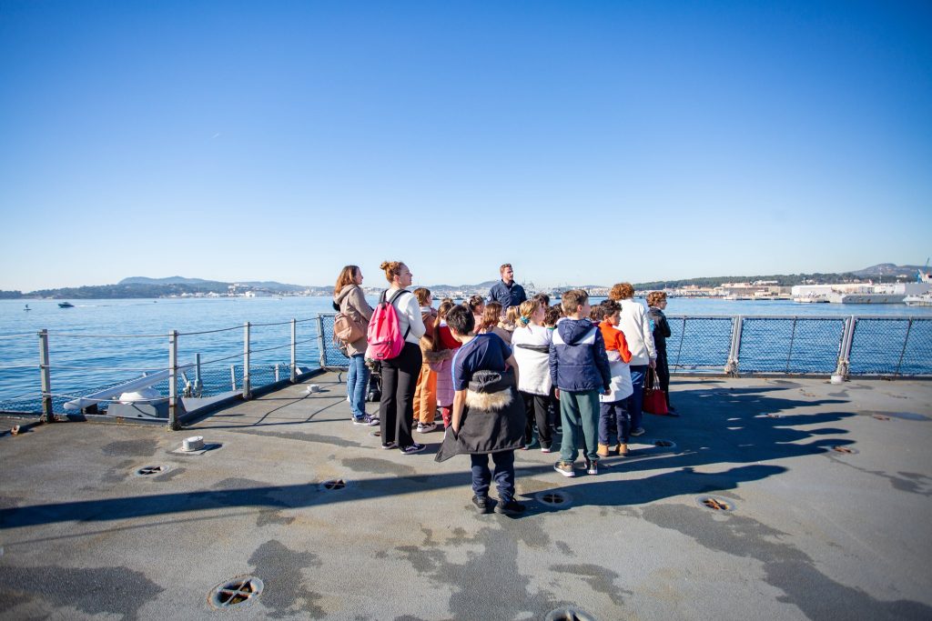 Les enfants de l'école Cousteau ont visité la Frégate Courbet